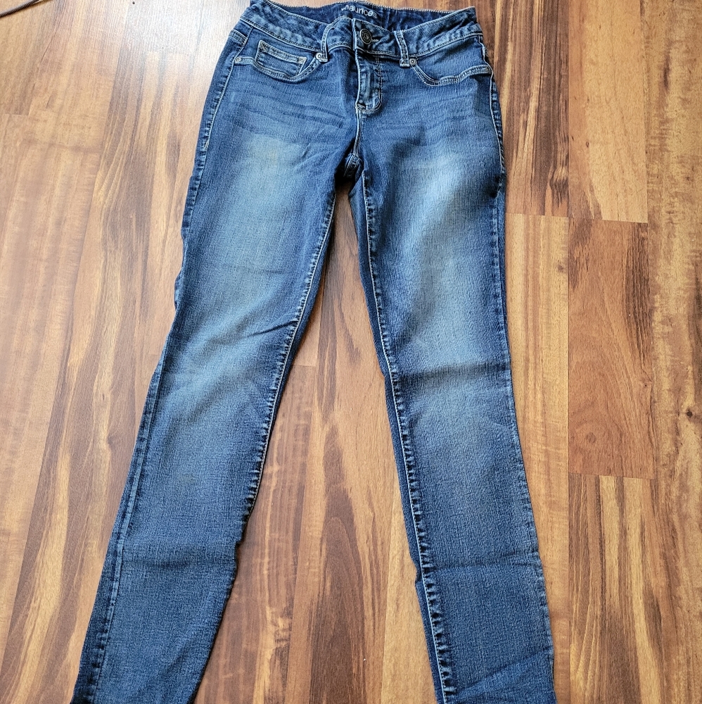 Maurices Medium wash Jegging